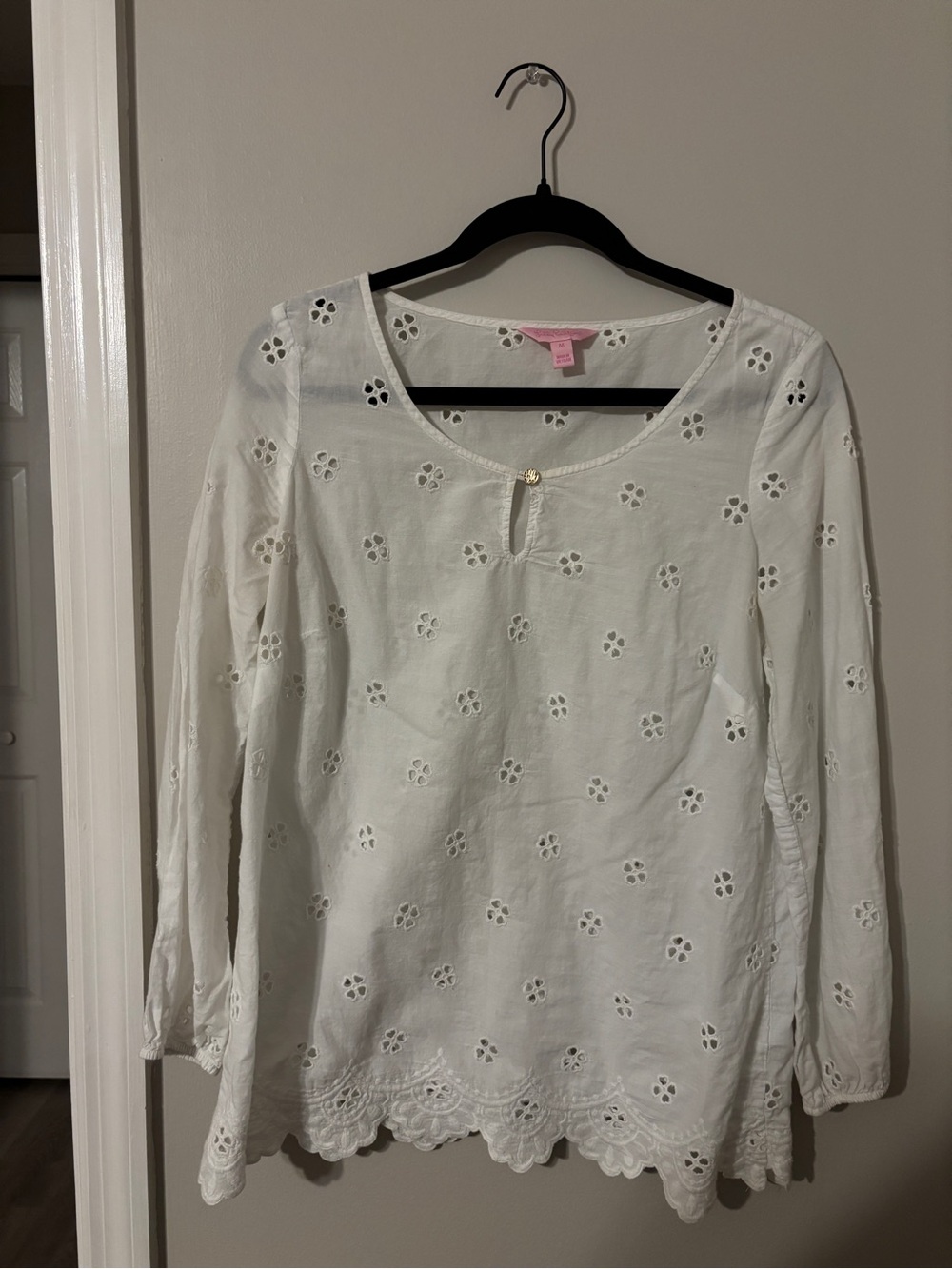 Lilly Pulitzer White Cotton Eyelet Scalloped Hem Long Sleeve Blouse Top M